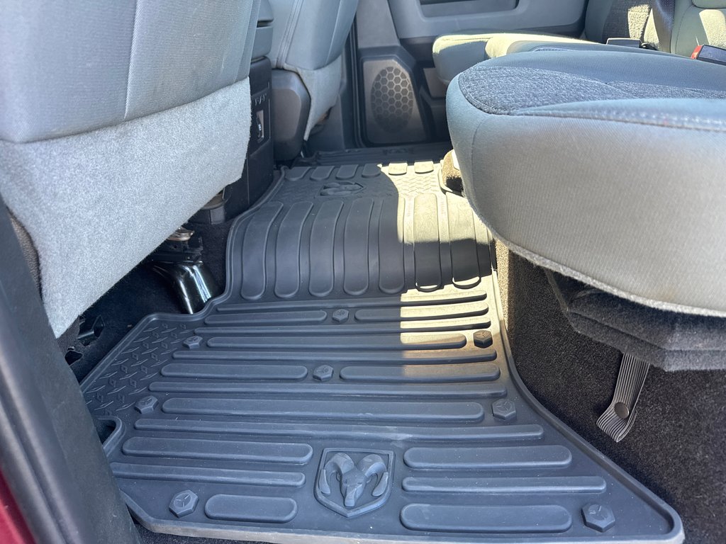 2018 Ram 1500 SLT in Sussex, New Brunswick - 37 - w1024h768px