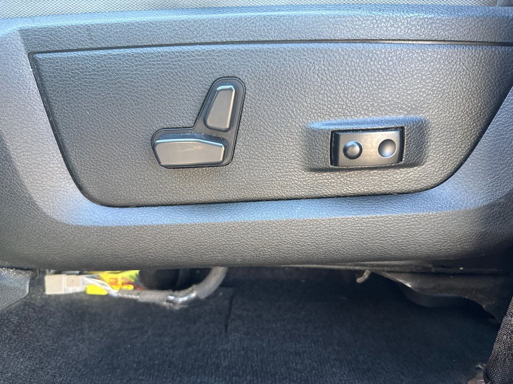 2018 Ram 1500 SLT in Sussex, New Brunswick - 17 - w1024h768px