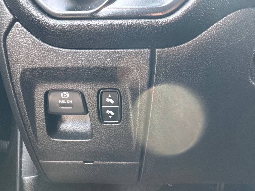 2020 Ram 1500 Big Horn in Sussex, New Brunswick - 16 - w1024h768px