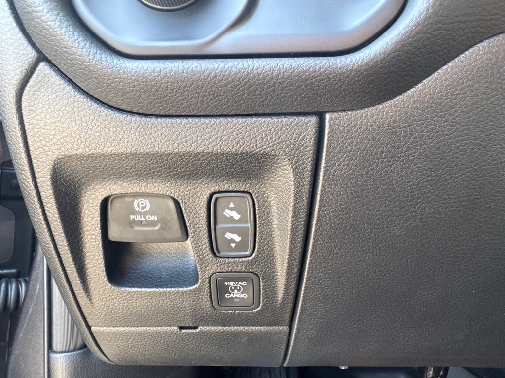 2025 Ram 1500 BIG HORN in Sussex, New Brunswick - 26 - w1024h768px