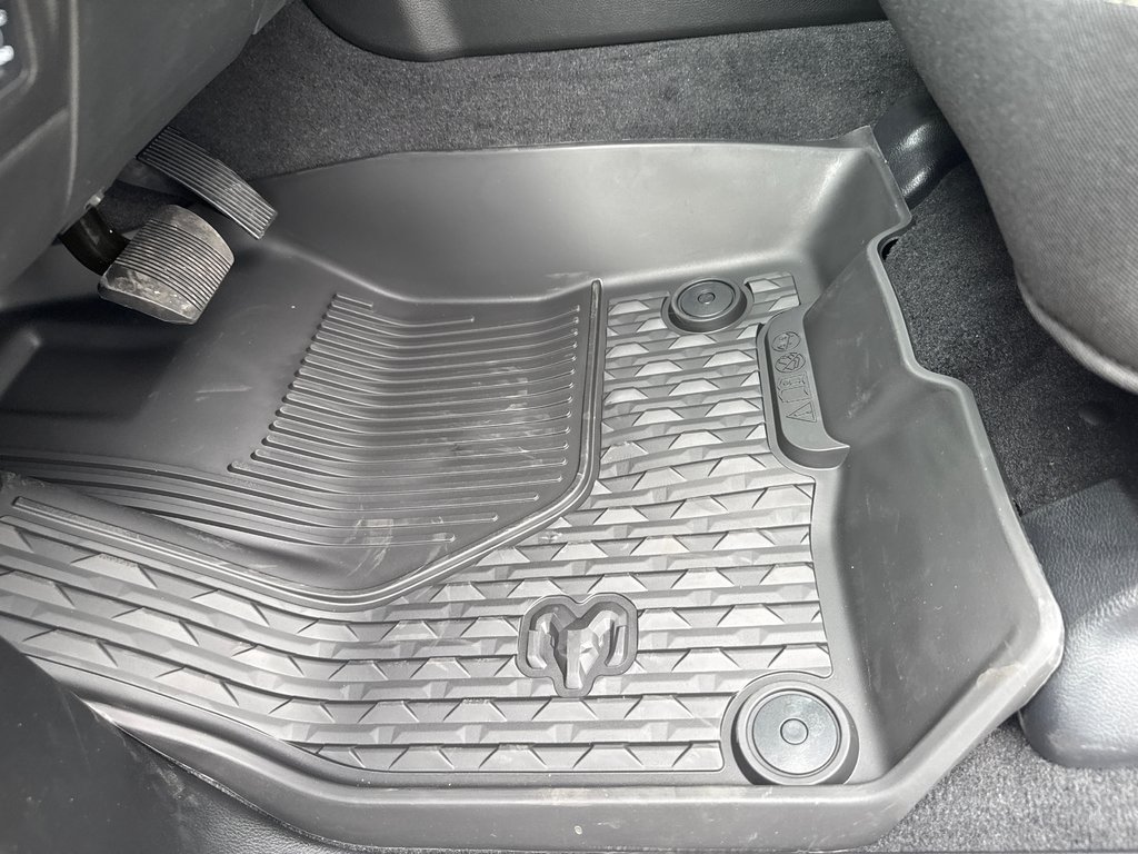 2025 Ram 1500 BIG HORN in Sussex, New Brunswick - 19 - w1024h768px