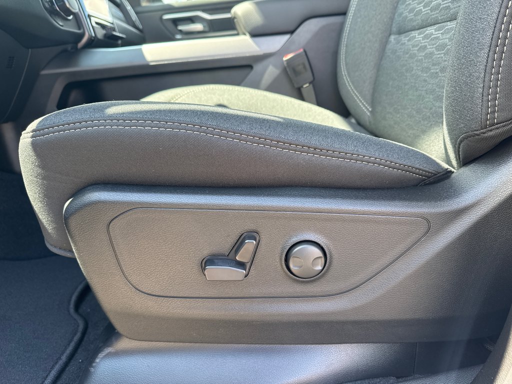 2025 Ram 1500 BIG HORN in Sussex, New Brunswick - 15 - w1024h768px