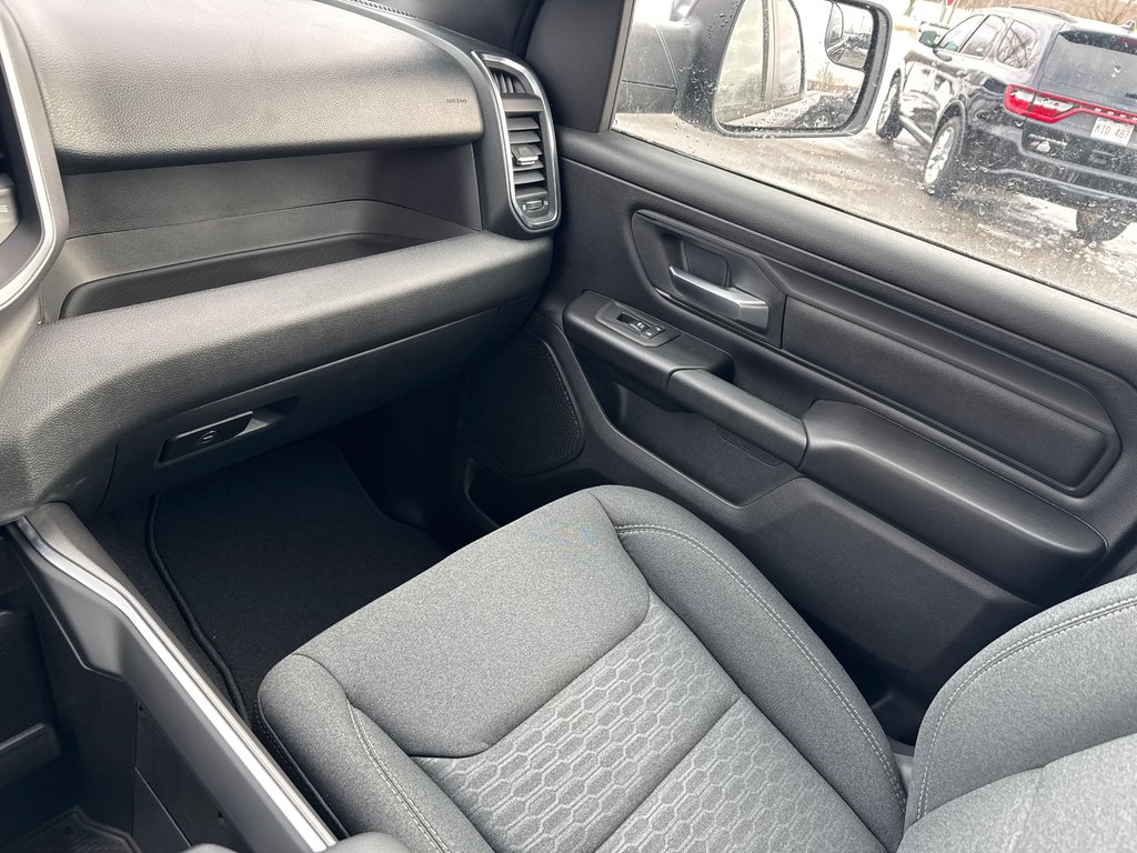 Ram 1500 EXPRESS 2026 à Sussex, Nouveau-Brunswick - 29 - w1024h768px