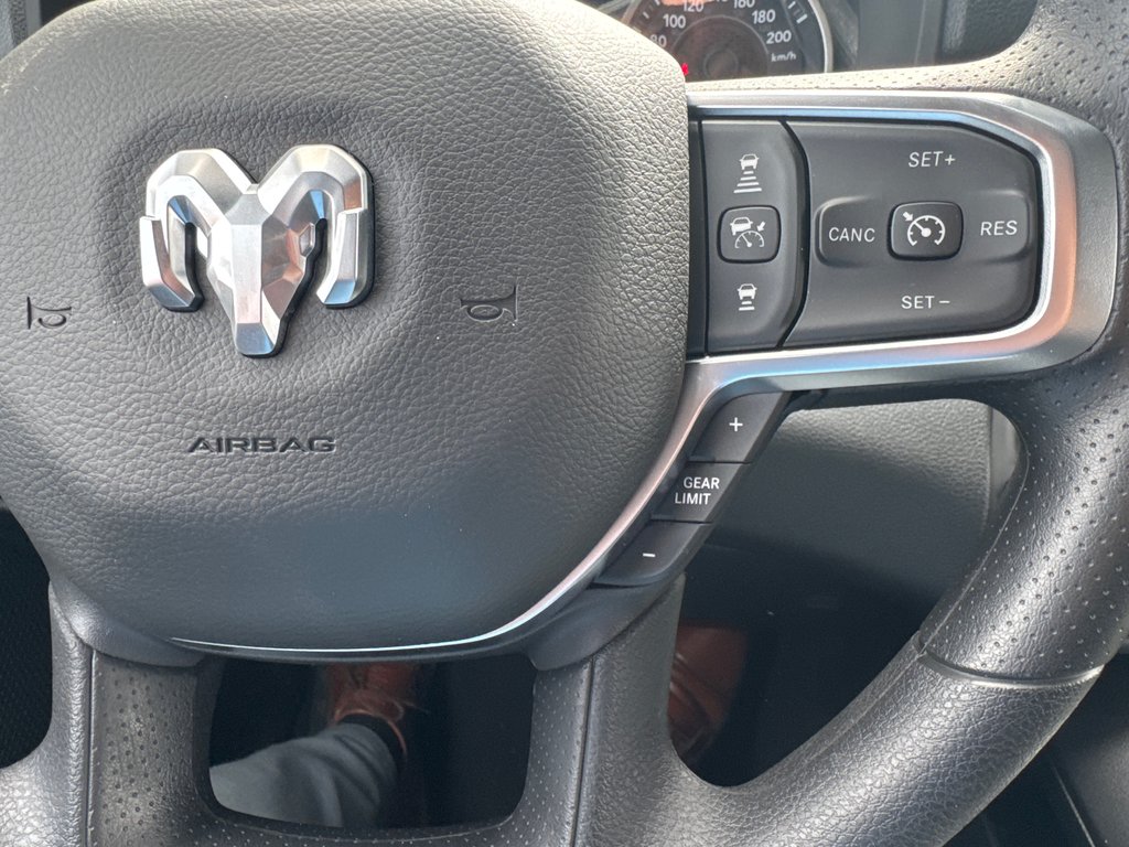 2026 Ram 1500 EXPRESS in Sussex, New Brunswick - 17 - w1024h768px