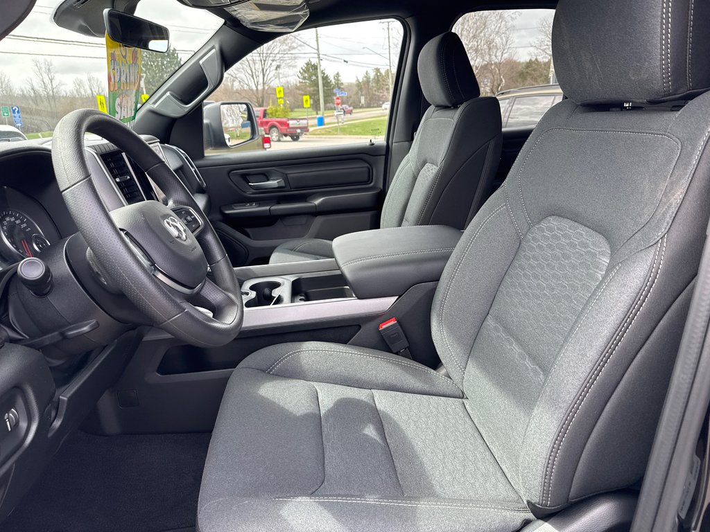 2026 Ram 1500 EXPRESS in Sussex, New Brunswick - 14 - w1024h768px