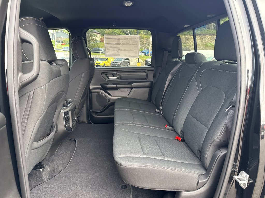 Ram 1500 EXPRESS 2026 à Saint John, Nouveau-Brunswick - 10 - w1024h768px