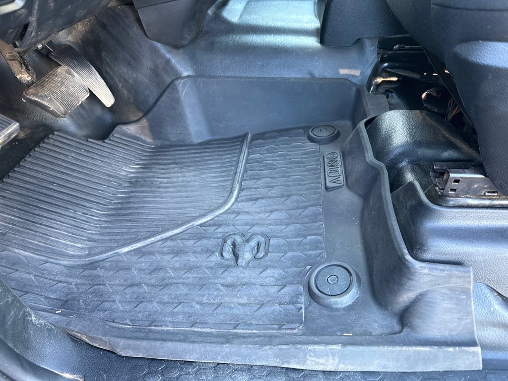 2021 Ram 3500 Big Horn in Sussex, New Brunswick - 16 - w1024h768px