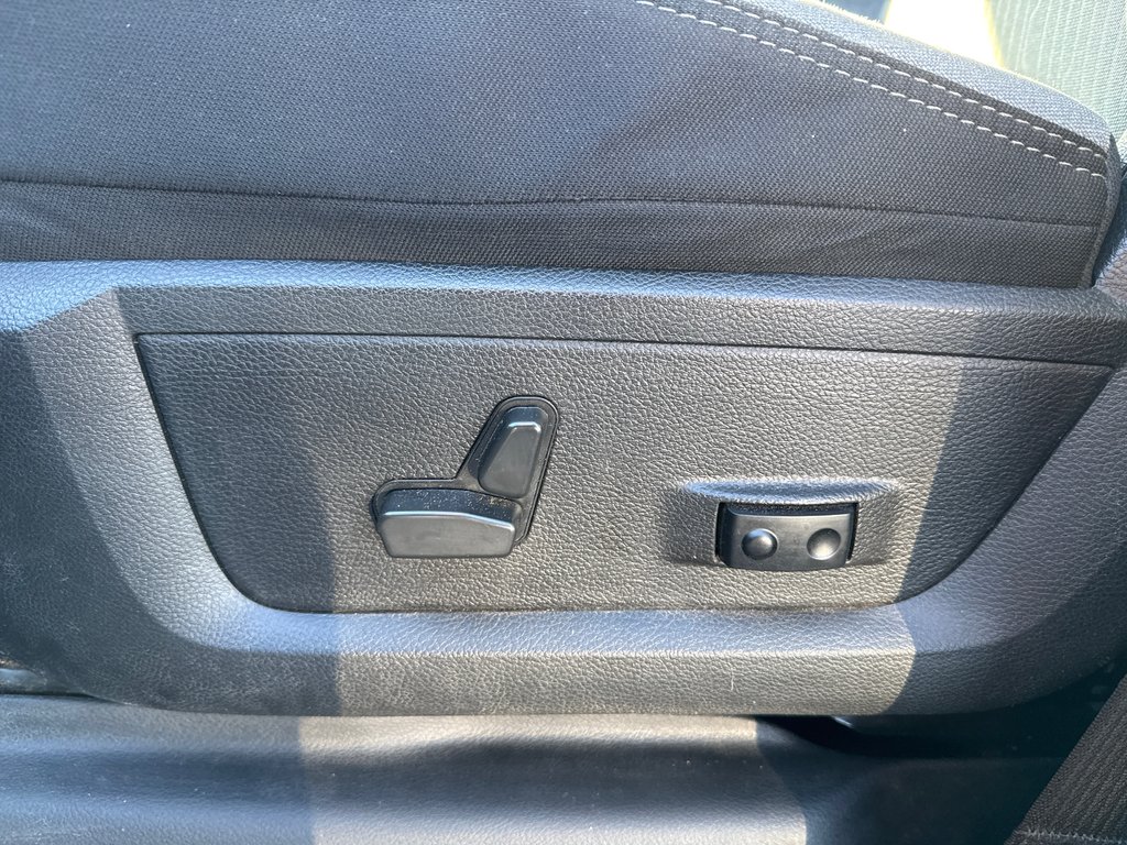 2021 Ram 3500 Big Horn in Sussex, New Brunswick - 17 - w1024h768px