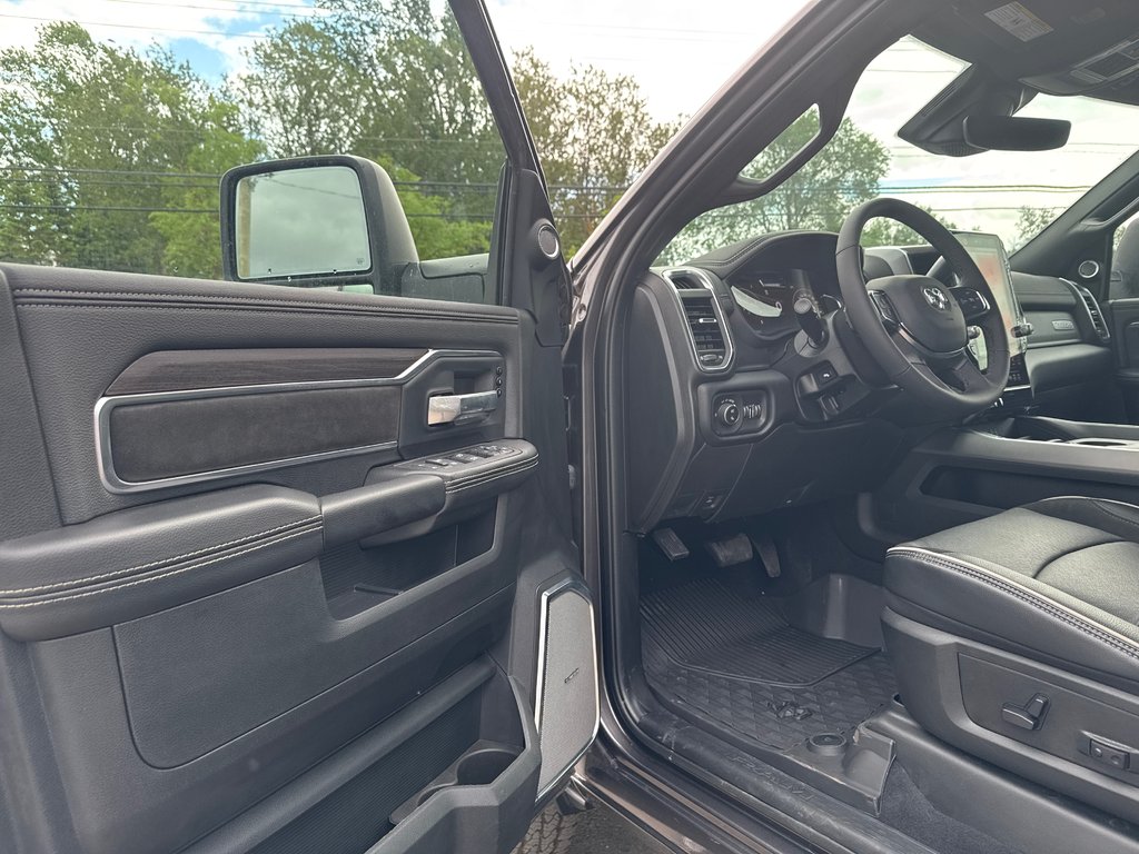 Ram 3500 LARAMIE 2026 à Sussex, Nouveau-Brunswick - 18 - w1024h768px