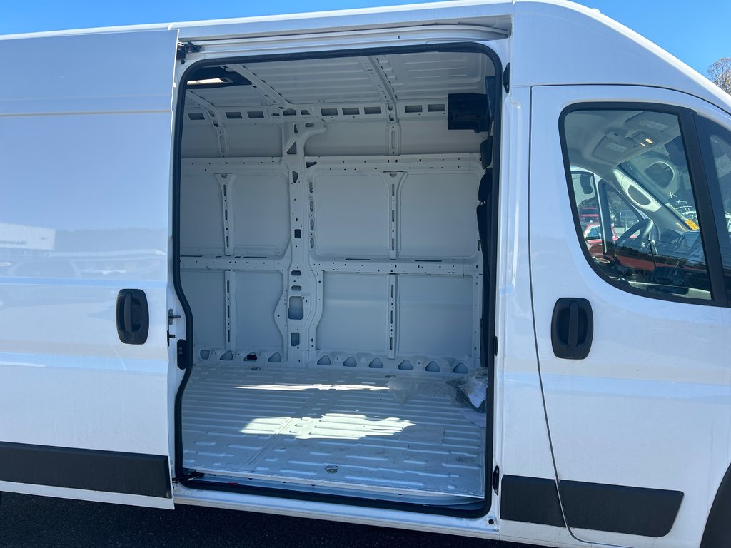 2025  PROMASTER CARGO VAN 2500 TRADESMAN W/ PASS SEAT in Saint John, New Brunswick - 8 - w1024h768px