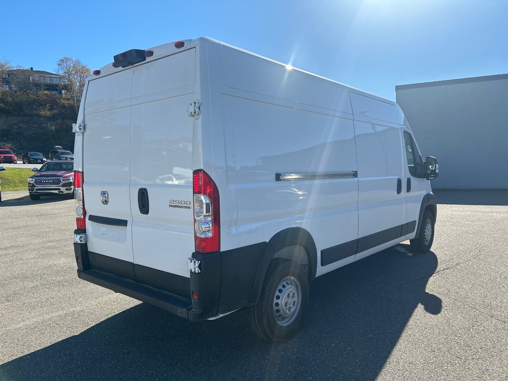 2025  PROMASTER CARGO VAN 2500 TRADESMAN W/ PASS SEAT in Saint John, New Brunswick - 4 - w1024h768px