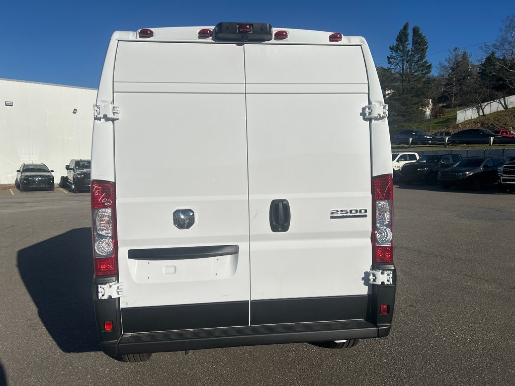 2025  PROMASTER CARGO VAN 2500 TRADESMAN W/ PASS SEAT in Saint John, New Brunswick - 6 - w1024h768px