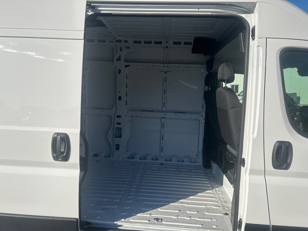 2025  PROMASTER CARGO VAN 3500 TRADESMAN W/ PASS SEAT in Saint John, New Brunswick - 5 - w1024h768px