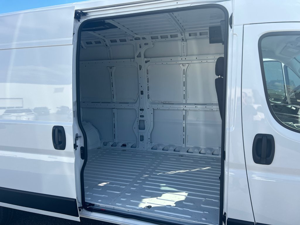 2025  PROMASTER CARGO VAN 3500 TRADESMAN W/ PASS SEAT in Saint John, New Brunswick - 7 - w1024h768px