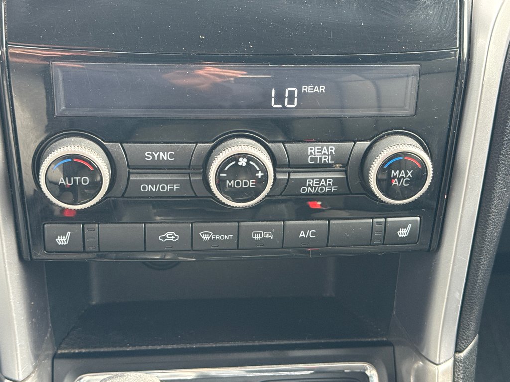 2021 Subaru ASCENT Premium in Sussex, New Brunswick - 24 - w1024h768px