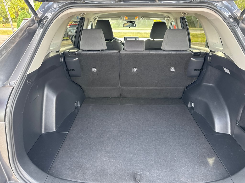 2020 Toyota RAV4 LE in Sussex, New Brunswick - 32 - w1024h768px