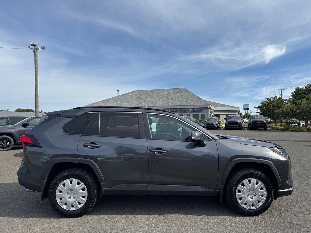 2020 Toyota RAV4 LE in Sussex, New Brunswick - 7 - w1024h768px