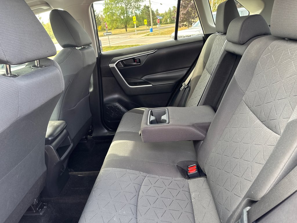 2020 Toyota RAV4 LE in Sussex, New Brunswick - 31 - w1024h768px