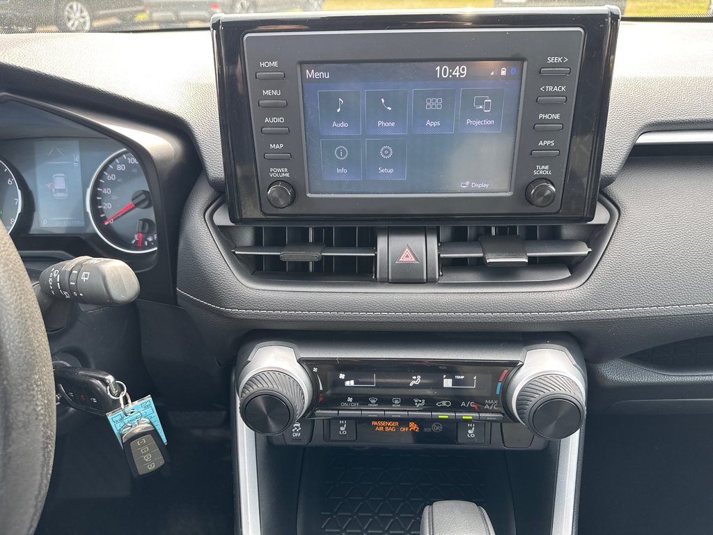 2020 Toyota RAV4 LE in Sussex, New Brunswick - 19 - w1024h768px