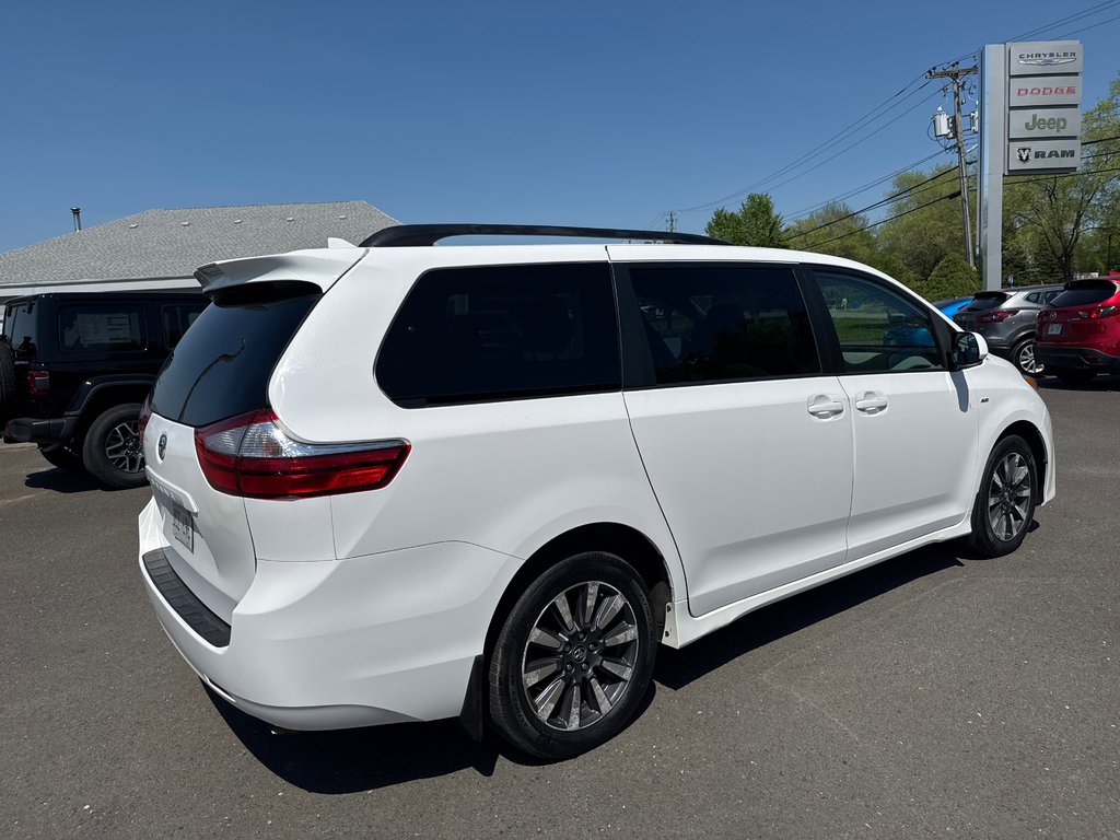 2019 Toyota Sienna AWD LE in Sussex, New Brunswick - 7 - w1024h768px