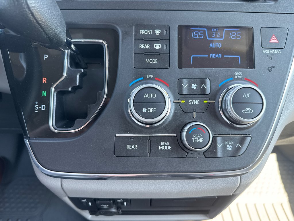2019 Toyota Sienna AWD LE in Sussex, New Brunswick - 26 - w1024h768px