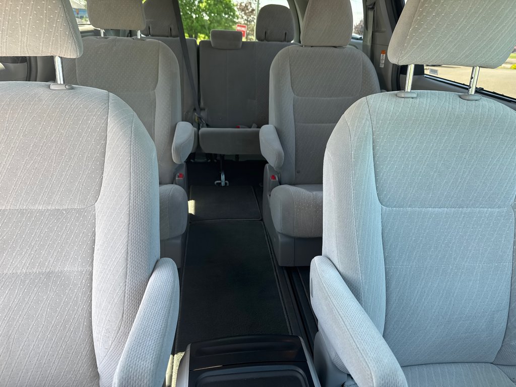 2019 Toyota Sienna AWD LE in Sussex, New Brunswick - 28 - w1024h768px