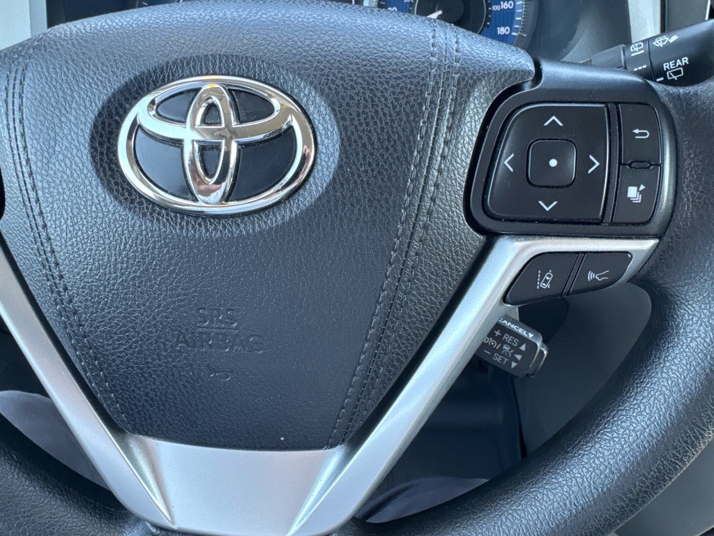 2019 Toyota Sienna AWD LE in Sussex, New Brunswick - 18 - w1024h768px