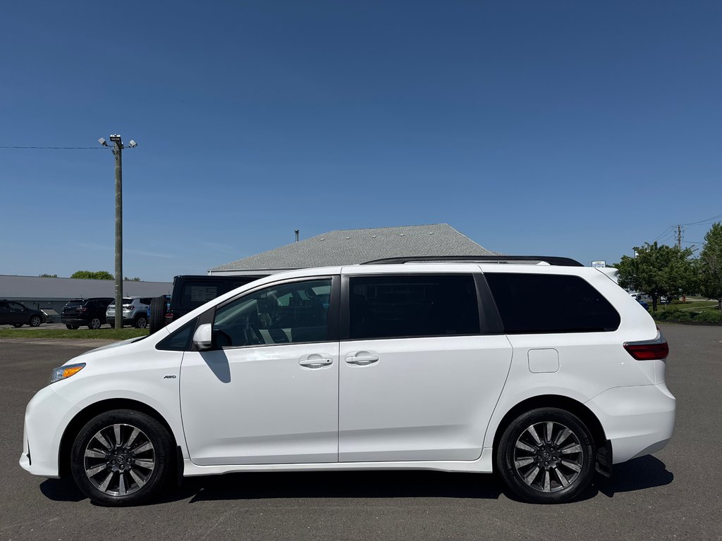 2019 Toyota Sienna AWD LE in Sussex, New Brunswick - 2 - w1024h768px