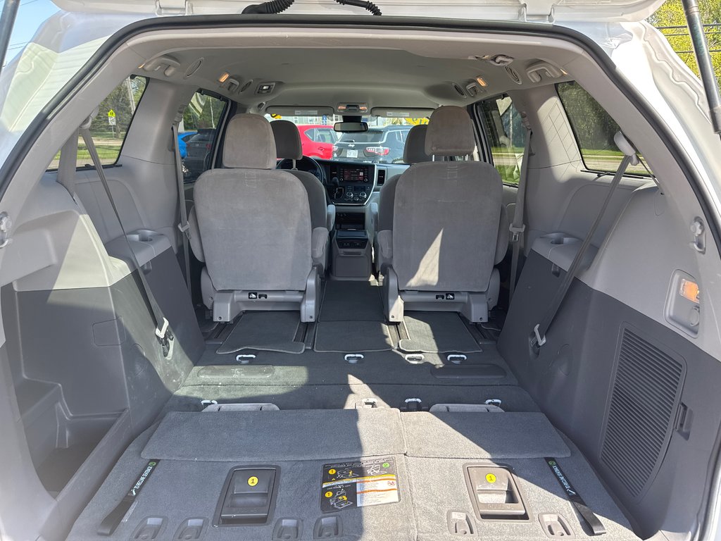 2019 Toyota Sienna AWD LE in Sussex, New Brunswick - 35 - w1024h768px