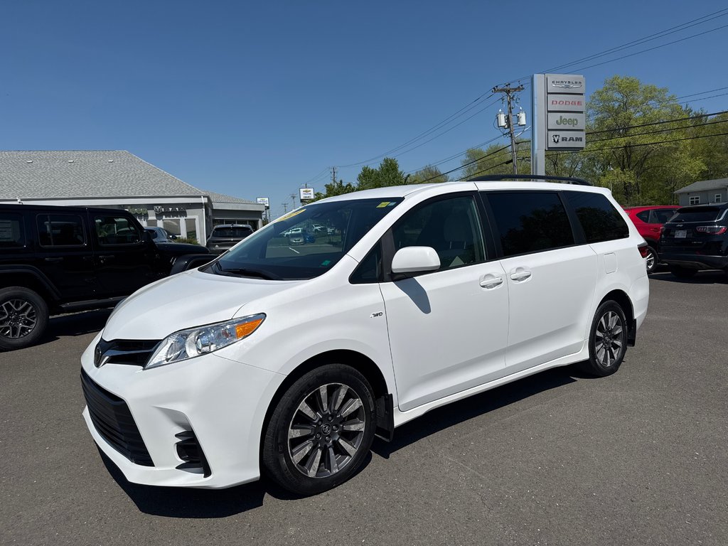 2019 Toyota Sienna AWD LE in Sussex, New Brunswick - 1 - w1024h768px