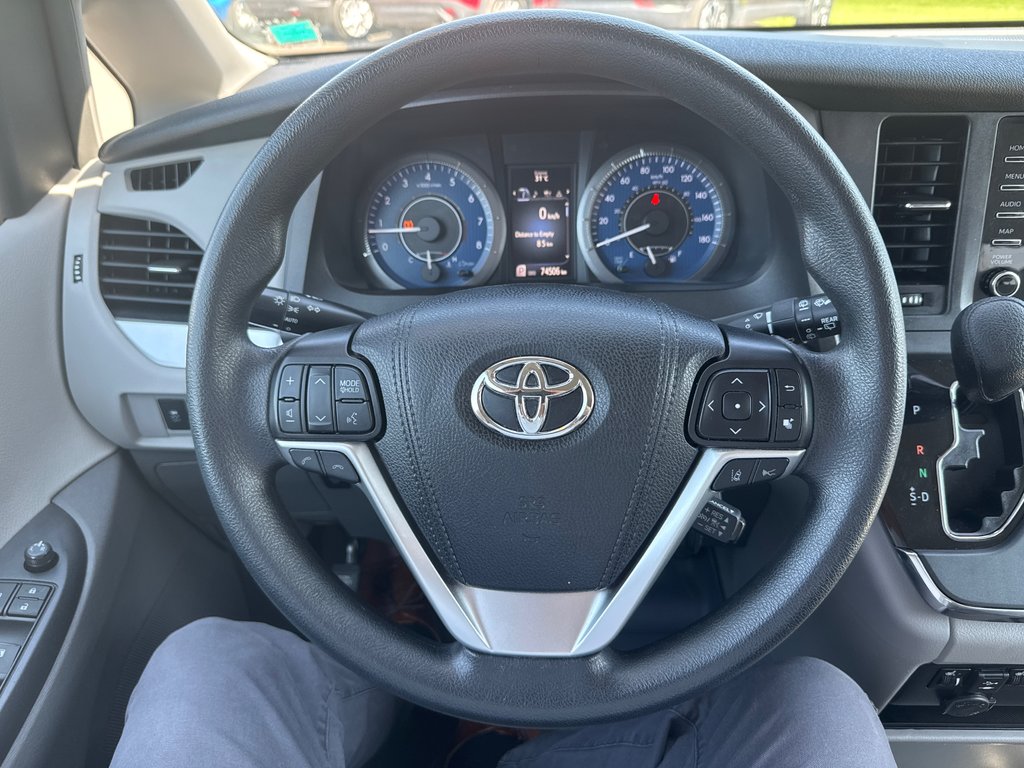 2019 Toyota Sienna AWD LE in Sussex, New Brunswick - 17 - w1024h768px