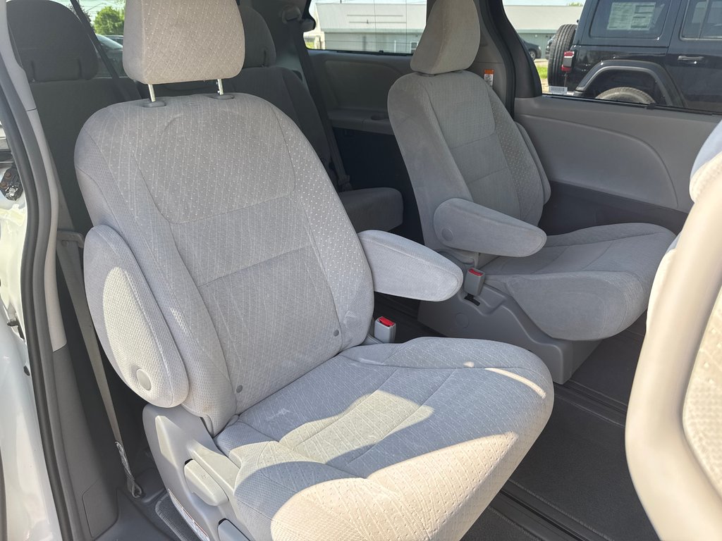 2019 Toyota Sienna AWD LE in Sussex, New Brunswick - 30 - w1024h768px