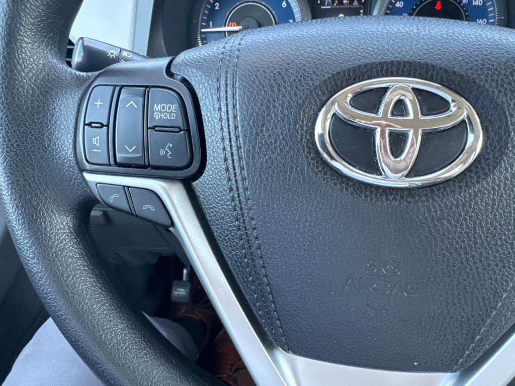 2019 Toyota Sienna AWD LE in Sussex, New Brunswick - 19 - w1024h768px