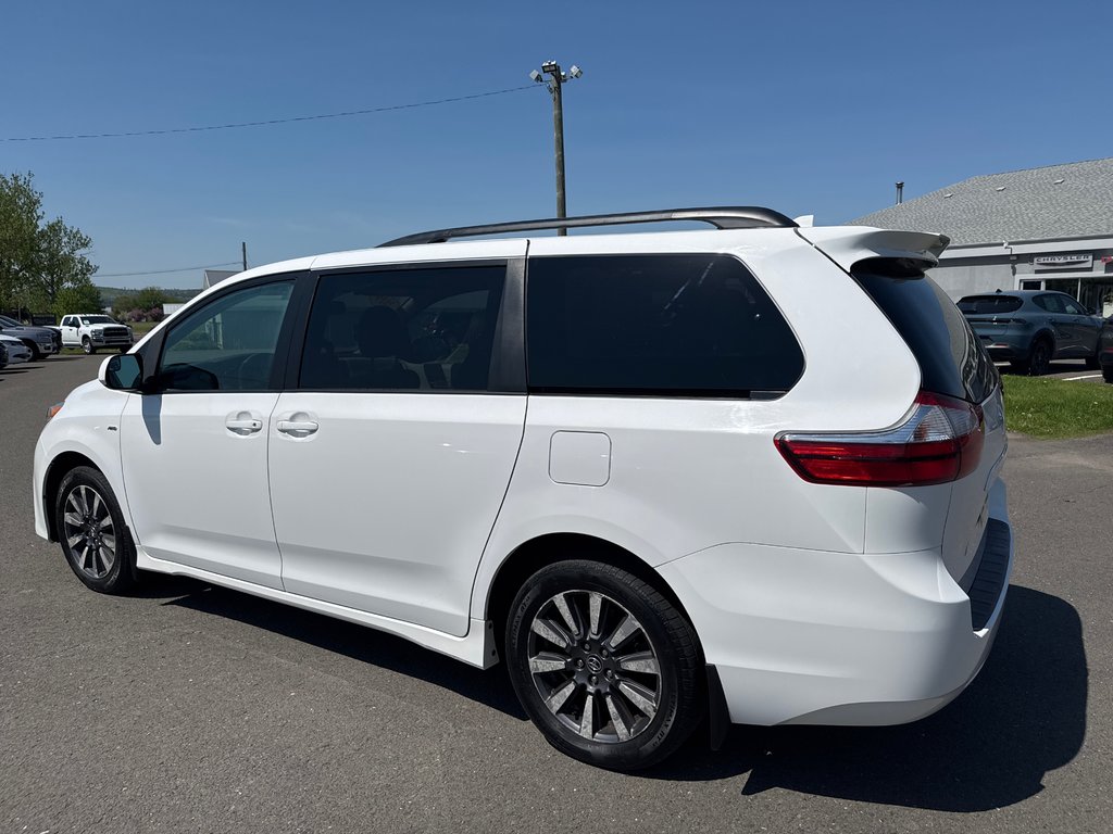 2019 Toyota Sienna AWD LE in Sussex, New Brunswick - 3 - w1024h768px