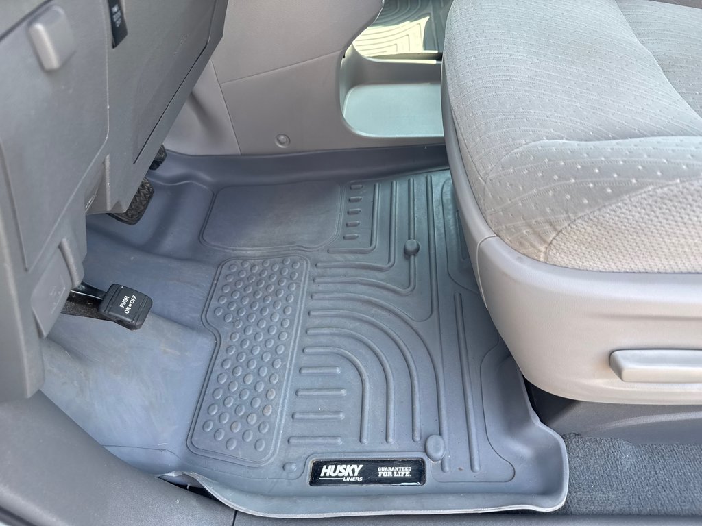 2019 Toyota Sienna AWD LE in Sussex, New Brunswick - 12 - w1024h768px