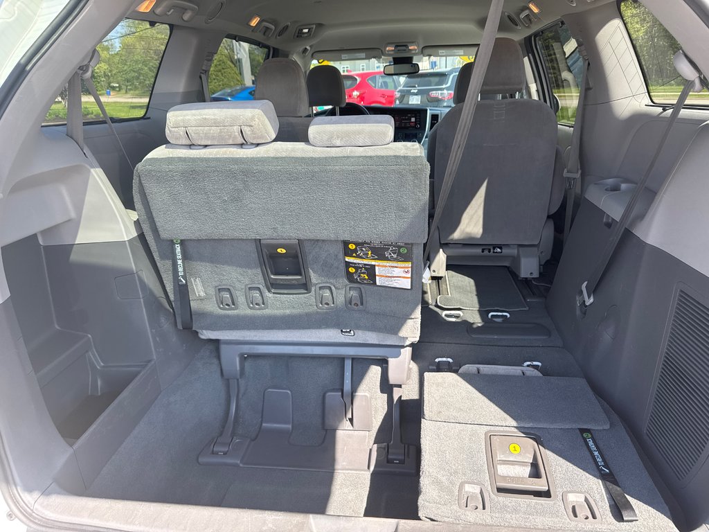 2019 Toyota Sienna AWD LE in Sussex, New Brunswick - 34 - w1024h768px