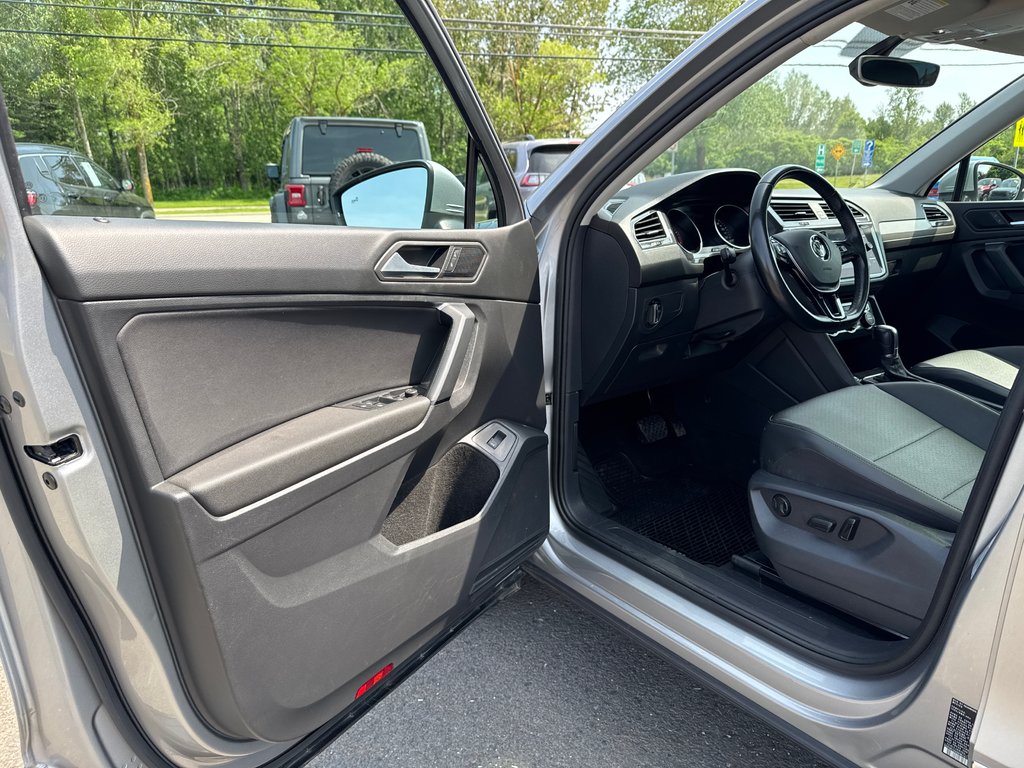 2019 Volkswagen Tiguan Comfortline w/ NAV & Moonroof in Sussex, New Brunswick - 12 - w1024h768px