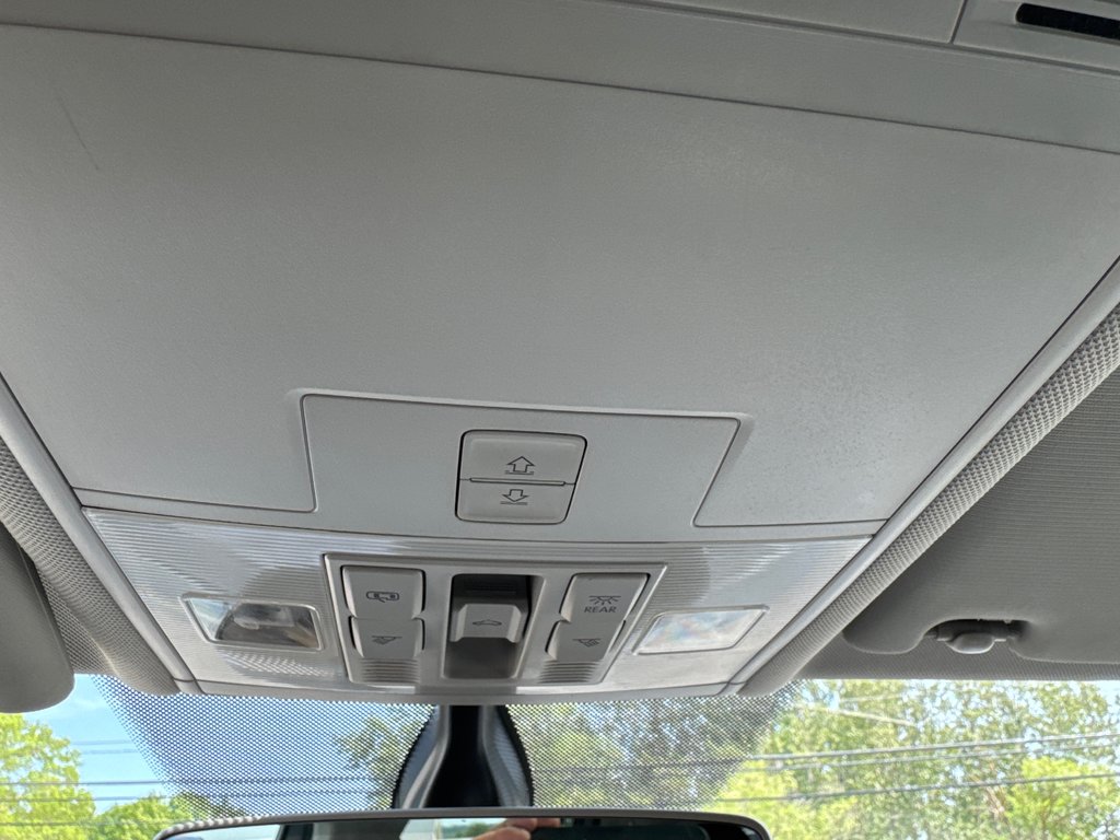 2019 Volkswagen Tiguan Comfortline w/ NAV & Moonroof in Sussex, New Brunswick - 22 - w1024h768px