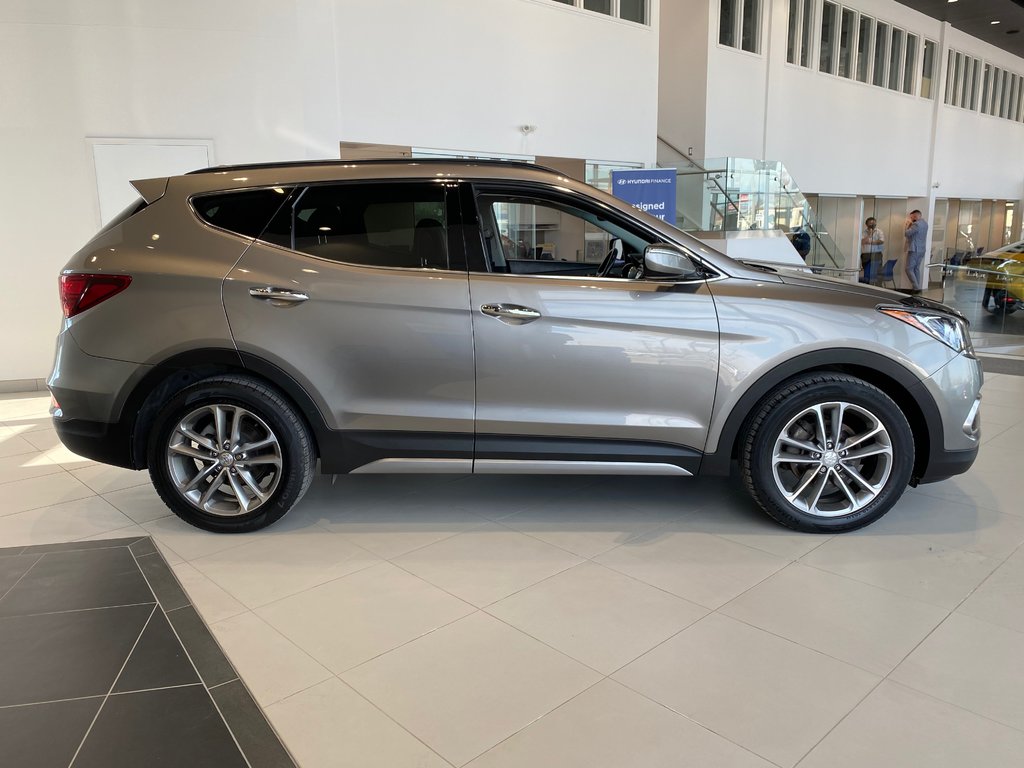Winnipeg Hyundai 2017 Hyundai Santa Fe LIMITED Heated front and