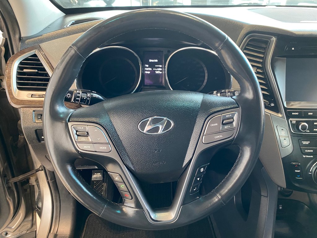 Winnipeg Hyundai 2017 Hyundai Santa Fe LIMITED Heated front and