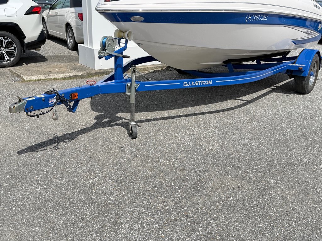GLASTRON MX185 TOUR WAKEBOARD / IMPECCABLE / ENTRETIEN FAIT - CHANGEMENTS DES HUILES 2013 à Thetford Mines, Québec - 16 - w1024h768px