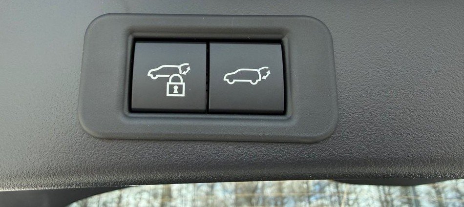 2026 Toyota bZ Woodland in Thetford Mines, Quebec - 43 - w1024h768px