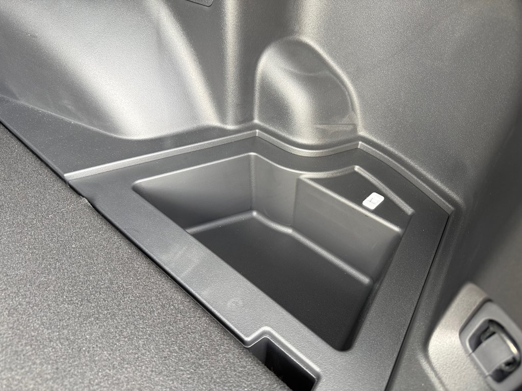 2026 Toyota bZ Woodland in Thetford Mines, Quebec - 44 - w1024h768px