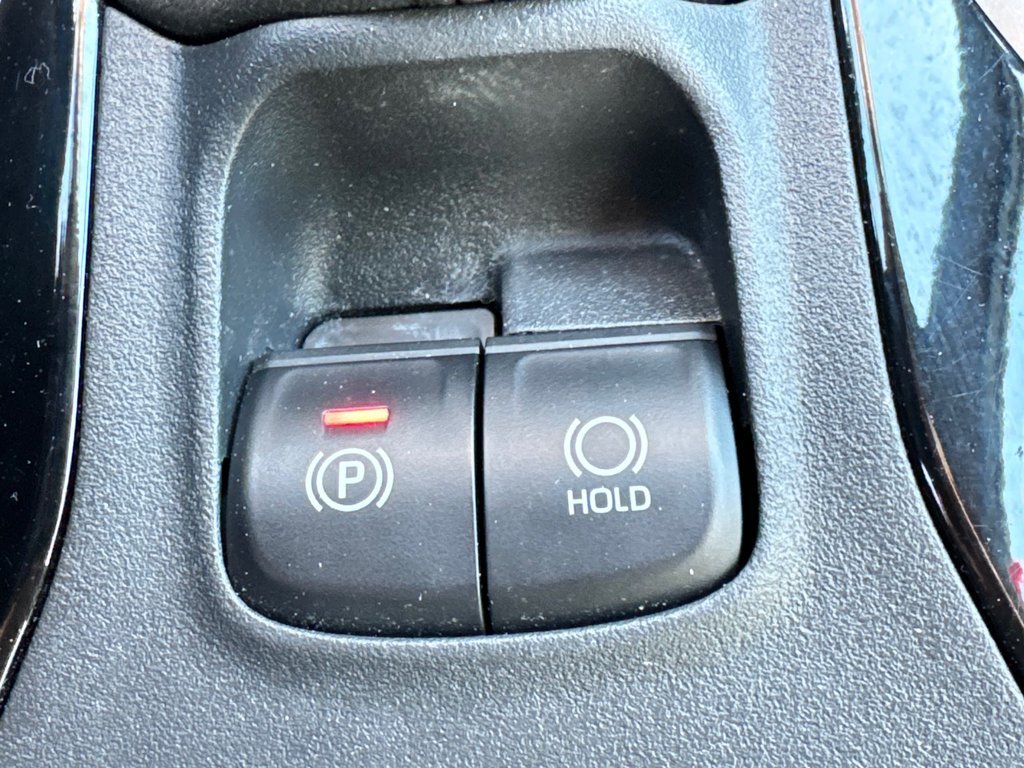 2021 Toyota COROLLA SE in Thetford Mines, Quebec - 43 - w1024h768px