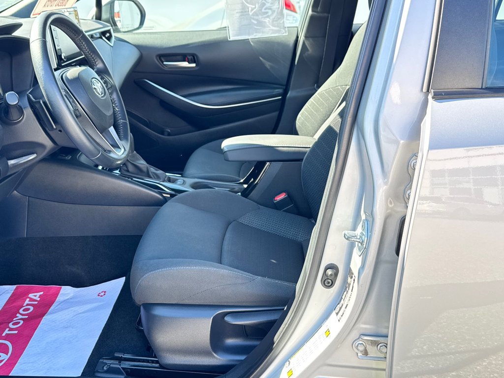 2021 Toyota COROLLA SE in Thetford Mines, Quebec - 24 - w1024h768px