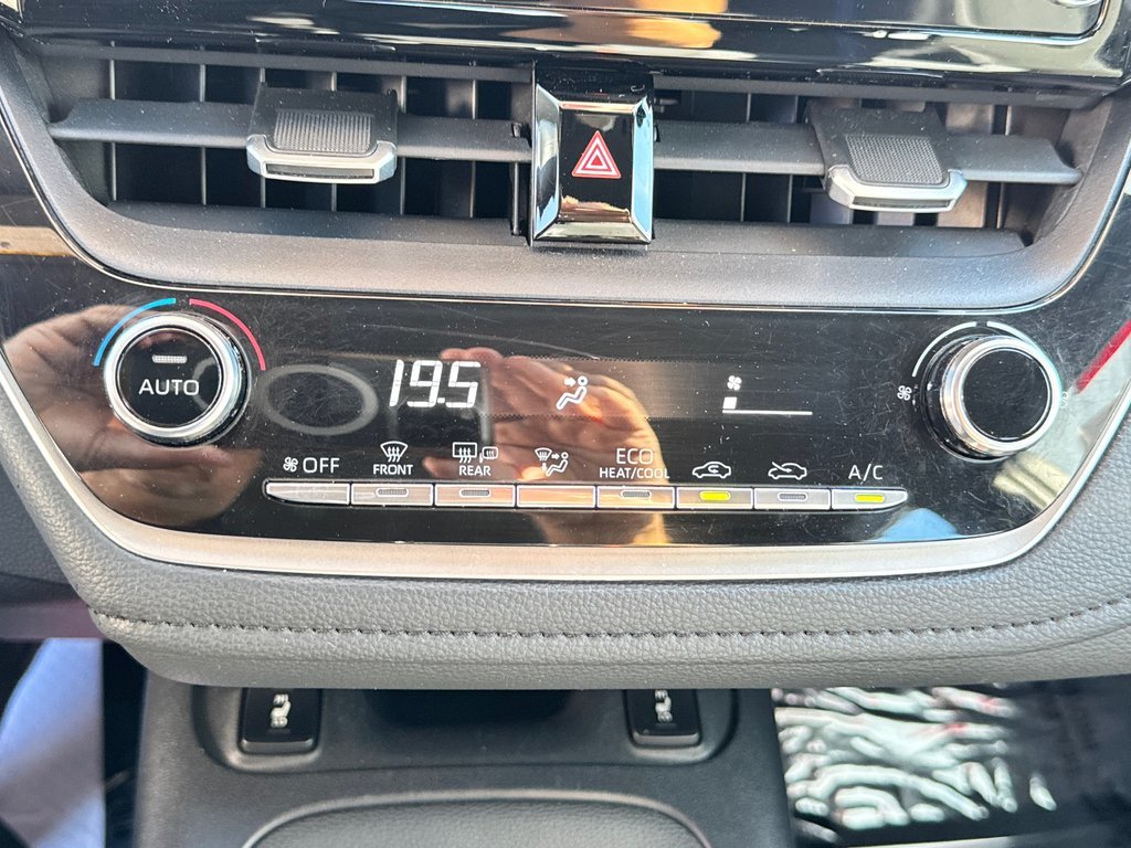 2021 Toyota COROLLA SE in Thetford Mines, Quebec - 38 - w1024h768px