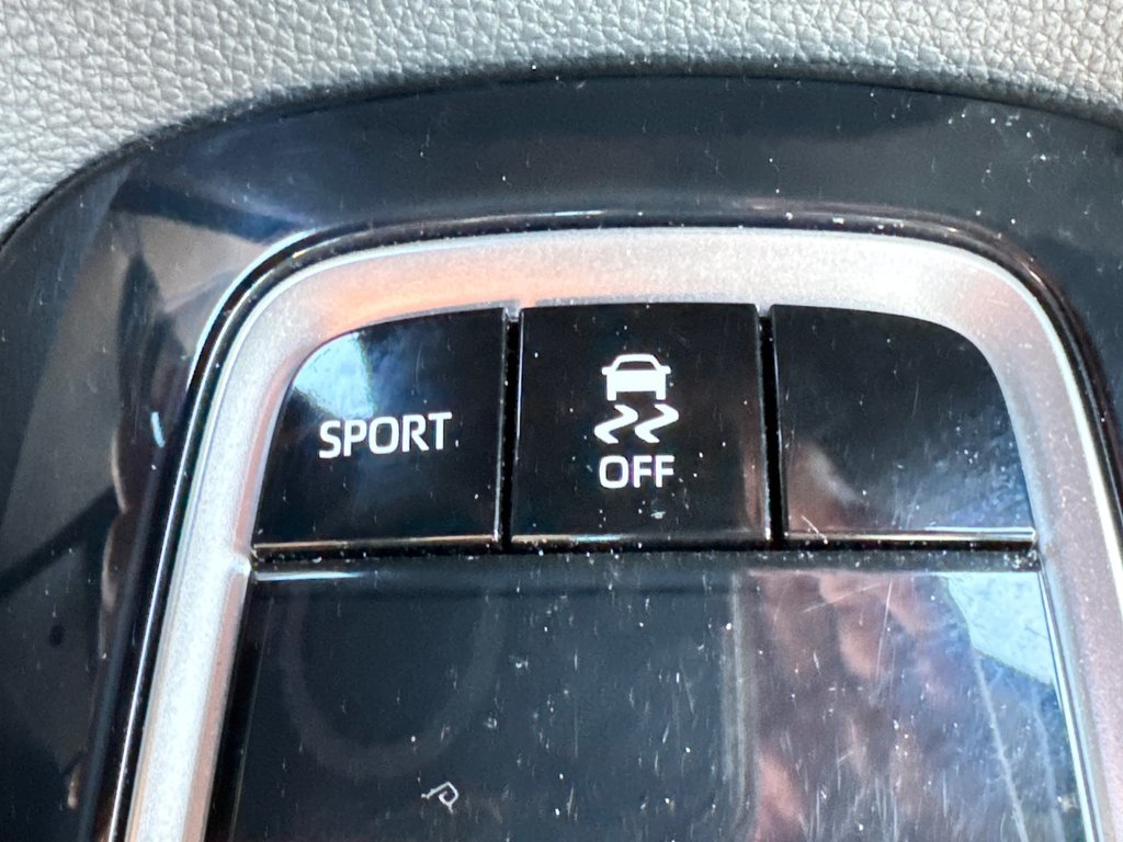 2021 Toyota COROLLA SE in Thetford Mines, Quebec - 36 - w1024h768px