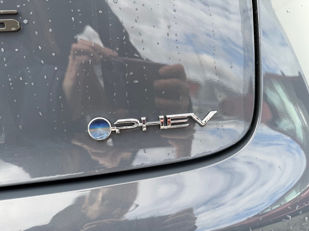 2026 Toyota Prius Plug-In Hybrid SE in Thetford Mines, Quebec - 17 - w1024h768px