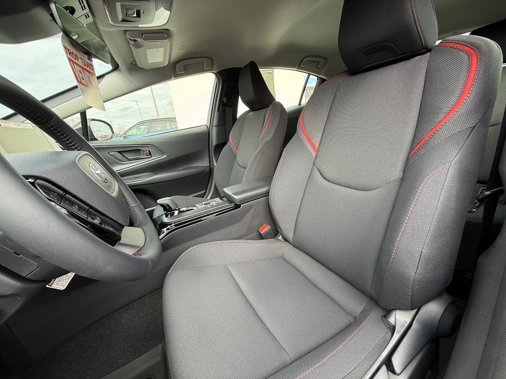 2026 Toyota Prius Plug-In Hybrid SE in Thetford Mines, Quebec - 19 - w1024h768px