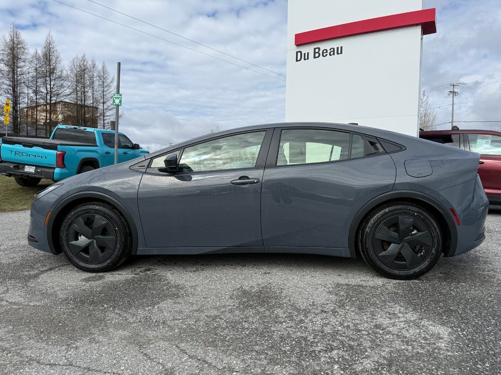 2026 Toyota Prius Plug-In Hybrid SE in Thetford Mines, Quebec - 8 - w1024h768px